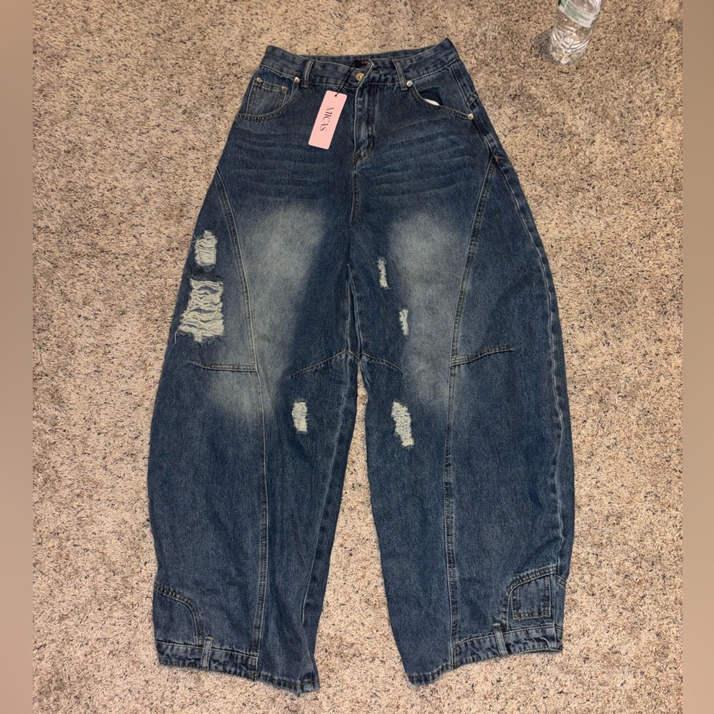 High-Rise Distressed Boyfriend Jeans in Dark Blue